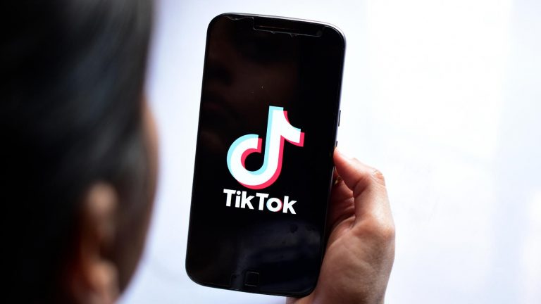 как заблокировать пользователя в тик ток