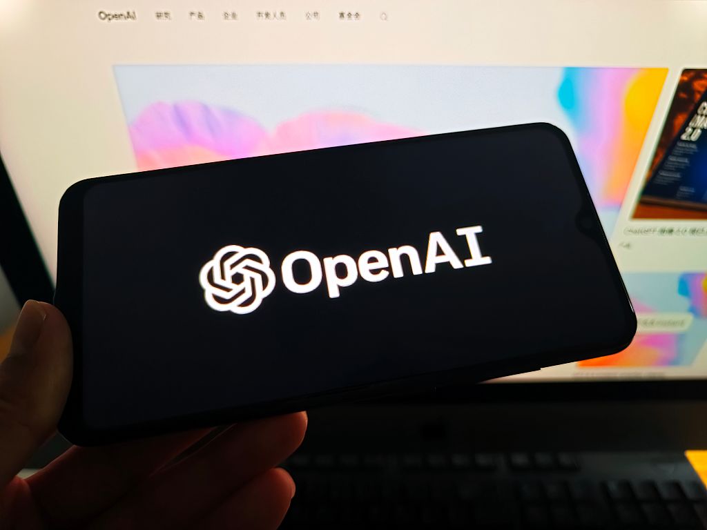 Китайские армии обучают ИИ на американских OpenAI и Anthropic.
