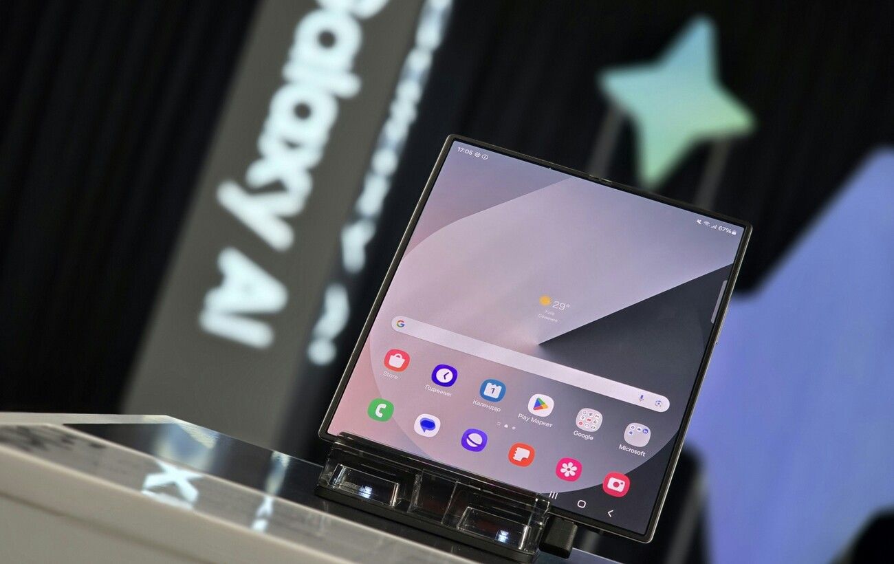 Samsung Fold: почти без линии. Главное обновление дисплея.