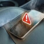 Смартфон в авто: не только человек страдает от жары. Как спасти гаджет от перегрева?