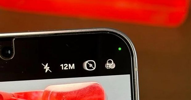 Не просто так: когда зеленая точка на смартфоне сигнализирует о проблеме