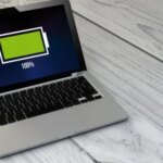 Ноутбук не заряжается до 100%? Не торопитесь менять батарею. Разбираем причины.