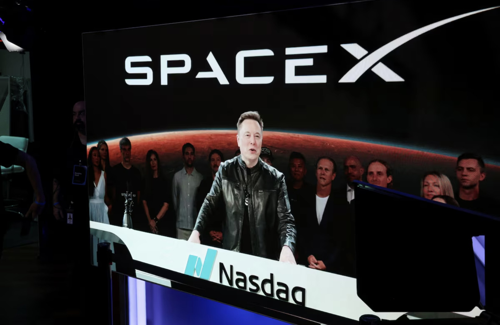 SpaceXSI: Почему Илон Маск решил переименовать SpaceXAI?